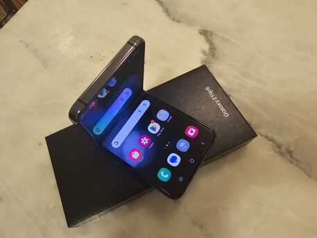 Al Sulaymaniyyah, Mobile Phones, SAR 1850,  Samsung Flip5 Graphite 512GB Storage