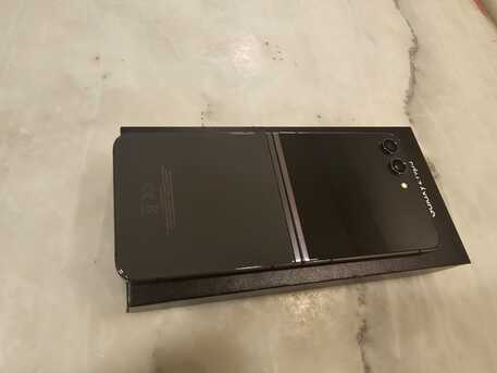 Al Sulaymaniyyah, Mobile Phones, SAR 1850,  Samsung Flip5 Graphite 512GB Storage