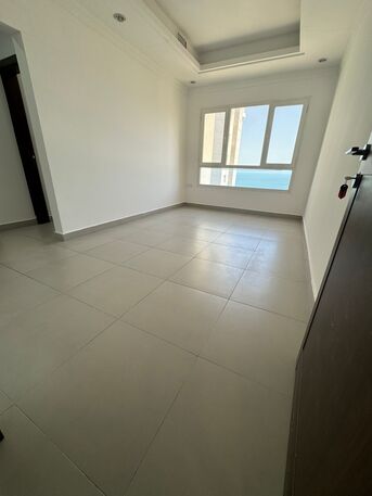 Salmiya, Apartments/Houses, KWD 375/month,  2 BR,  80 Sq. Meter,  Apartment For Rent In Salmiya, Overlooking The Sea, With A Large Balcony And A Lobby