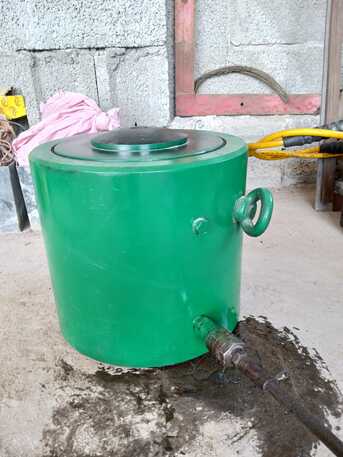 Dammam, Heavy Equipment, SAR 12000,  Heavy Duty Hydraulic Jack And Pump USA