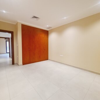 Kuwait City, Apartments/Houses, KWD 800/month,  4 BR,  200 Sq. Meter,  A Floor Consisting Of 4 Rooms, A Large Hall With A Balcony  For Rent In Fnaitees