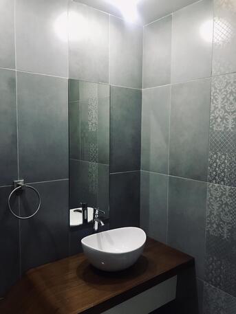 Amman, Apartments/Houses, JOD 16000/year,  Furnished,  3 BR,  Fully Furnished 3B Apart With Baconly In Jabal Webdeh 00962777688956