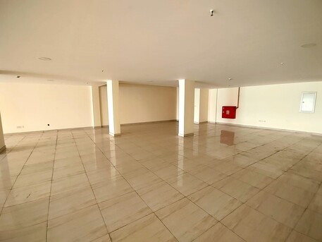 Salmaniya, Shops, BHD 3000,  800 Sq. Meter,  Commercial Showroom  (800 Sqm) For Rent In Salmaniya