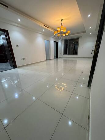 Kuwait City, Apartments/Houses, KWD 700/month,  4 BR,  200 Sq. Meter,  Duplex Apartment In Fintas Close To The Sea, The Complex Has A Swimming Pool And 2 Parking