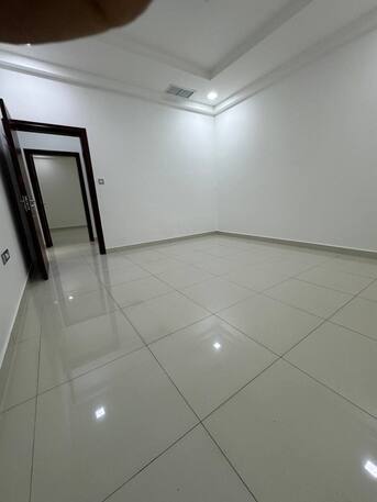 Kuwait City, Apartments/Houses, KWD 700/month,  4 BR,  200 Sq. Meter,  Duplex Apartment In Fintas Close To The Sea, The Complex Has A Swimming Pool And 2 Parking