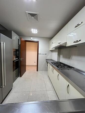 Salmiya, Apartments/Houses, KWD 850/month,  3 BR,  160 Sq. Meter,  Apartment With Sea View, Large Hall, Fully Equipped Kitchen For Rent In Salmiya