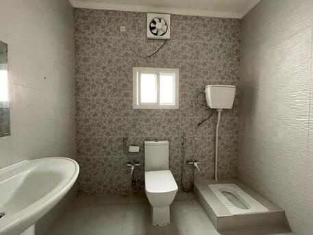 Manama, Apartments, Flats, Houses & Villas, BHD 310/month,  5 BR,  Spacious Apartment For Rent In Um Al Hassam