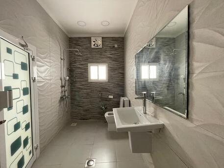 Manama, Apartments, Flats, Houses & Villas, BHD 310/month,  5 BR,  Spacious Apartment For Rent In Um Al Hassam