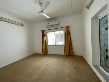 Manama, Apartments, Flats, Houses & Villas, BHD 310/month,  5 BR,  Spacious Apartment For Rent In Um Al Hassam