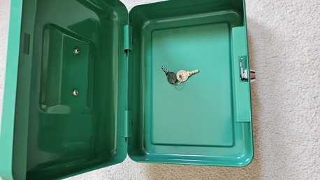 Riyadh, Jewelry, SAR 50,  Metal Cash Box