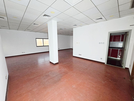 Hoora, Offices, BHD 300,  100 Sq. Meter,  Office For Rent Exhibition Road Hoora