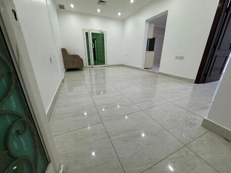 Kuwait City, Apartments/Houses, KWD 400/month,  4 BR,  200 Sq. Meter,  Unfurnished Ground Floor Apartment In Salwa, With Parking And Yard, Expatriates Only