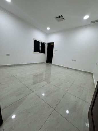 Kuwait City, Apartments/Houses, KWD 400/month,  4 BR,  200 Sq. Meter,  Unfurnished Ground Floor Apartment In Salwa, With Parking And Yard, Expatriates Only