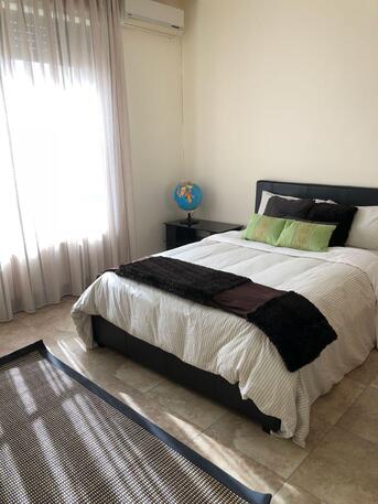 Amman, Apartments/Houses, JOD 14000/year,  Furnished,  3 BR,  Fully Furnished 3B Apart With Baconly In 5 Circle 00962777688956