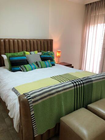 Amman, Apartments/Houses, JOD 14000/year,  Furnished,  3 BR,  Fully Furnished 3B Apart With Baconly In 5 Circle 00962777688956