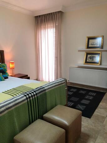 Amman, Apartments/Houses, JOD 14000/year,  Furnished,  3 BR,  Fully Furnished 3B Apart With Baconly In 5 Circle 00962777688956