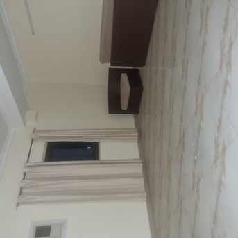 Salmaniya, Apartments/Houses, BHD 250/month,  3 BR,  #3BATHROOM  Hall Kitchen Without Electricity Car Parking