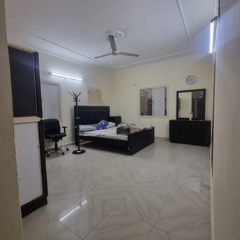 Salmaniya, Apartments/Houses, BHD 240/month,  3 BR,  ?3BATHROOM  Hall Kitchen Without Electricity Car Parking