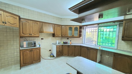 Amman, Apartments/Houses, JOD 17000/year,  3 BR,  Ground Semi Furnished 3B Apart With Garden In Der Ghbar 00962777688956