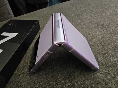 Al Sulaymaniyyah, Mobile Phones, SAR 1000,  Samsung Galaxy Z Flip3 (5G) 256GB Lavender