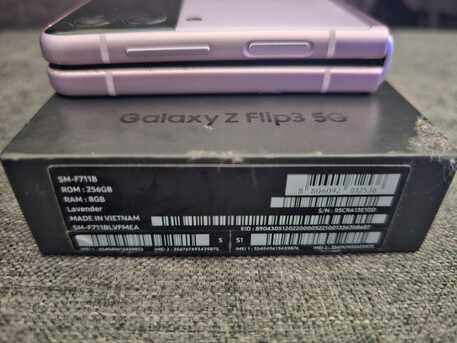 Al Sulaymaniyyah, Mobile Phones, SAR 1000,  Samsung Galaxy Z Flip3 (5G) 256GB Lavender