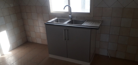 Zinj, Apartments/Houses, BHD 200/month,  2 BR,  120 Sq. Meter,  2 Bhk Unfurnished Commercial Flat Available In Old Zinj Call Aleena