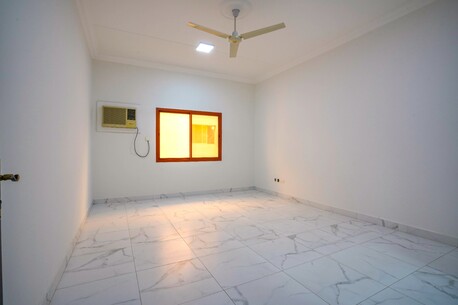 Manama, Offices, BHD 400,  125 Sq. Meter,  Commercial Office Flats For Rent In Gufool BD. 400/-