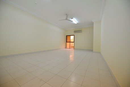 Manama, Offices, BHD 400,  125 Sq. Meter,  Commercial Office Flats For Rent In Gufool BD. 400/-