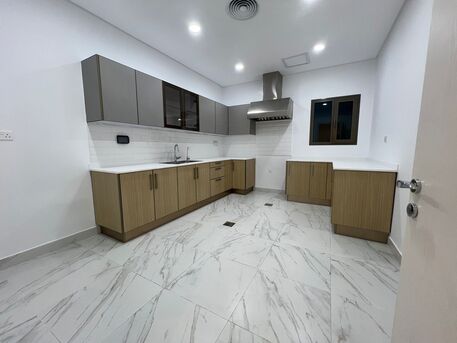 Mubarak Al-Kabeer, Apartments/Houses, KWD 1500/month,  6 BR,  500 Sq. Meter,  For Rent In Abu Fatira, A Large Floor Consisting Of A Ground Floor With Two Private Entran