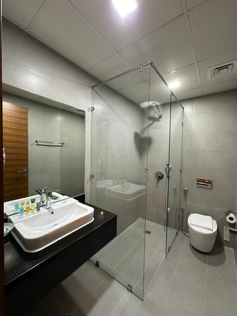 Amwaj Islands, Apartments/Houses, BHD 300/month,  1 BR,  &1BATHROOM Hall Kitchen Fully Furnished With Electricity Car Parking