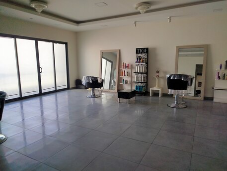 Manama, Offices, BHD 800,  3Bhk Commercial  Office  Flat For Rent Butey Salon In -(((Zing)))