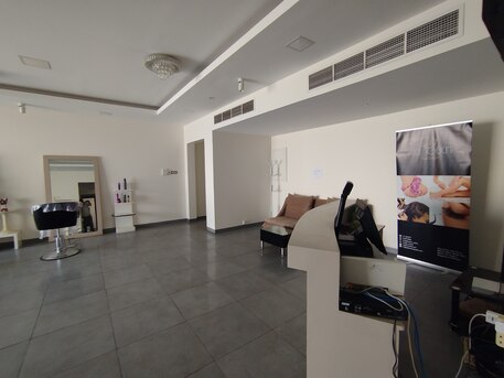 Manama, Offices, BHD 800,  3Bhk Commercial  Office  Flat For Rent Butey Salon In -(((Zing)))