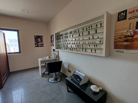 Manama, Offices, BHD 800,  3Bhk Commercial  Office  Flat For Rent Butey Salon In -(((Zing)))