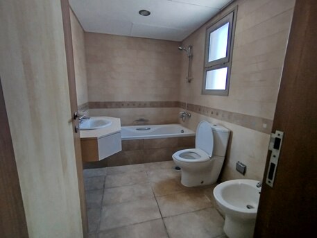 Manama, Offices, BHD 550,  3Bhk Commercial  Office  Flat For Rent  In -(((Zing)))