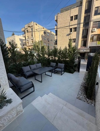 Amman, Apartments/Houses, JOD 11400/year,  Furnished,  2 BR,  Ground Fully Furinshed 2B Apartment With Garden In 5 Circle 00962777688956