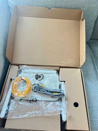 Manama, Household Items, BHD 15,  Huwai Sim Router With Landline Phone Supported WiFi Router For Sale (  Urgent )