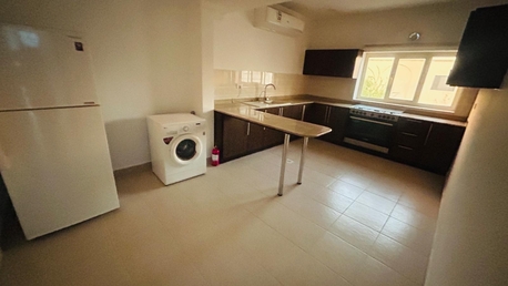 Zinj, Apartments/Houses, BHD 500/month,  3 BR,  SPACIOUS SEMI FURNISHED 3 BHK APARTMENT FOR RENT IN ZINJ  -: SUBEER*38185065