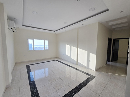 Al Seef, Offices, BHD 300,  100 Sq. Meter,  2BHK Office With 3 Bathroom & AC In Good Location In Seef