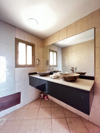 Riffa, Shops, BHD 2500,  548 Sq. Meter,  Commercial Showroom For Rent In Buhair &ndash; Riffa BD.2500/-