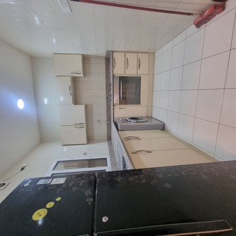 Salmaniya, Apartments/Houses, BHD 200/month,  Studio,  *1BATHROOM  Kitchen With Electricity  Fully Furnished Car Parking