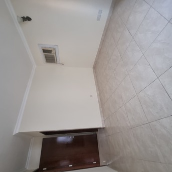 Adliya, Apartments/Houses, BHD 200/month,  3 BR,  @2BATHROOM Hall Kitchen Without Electricity Car Parking