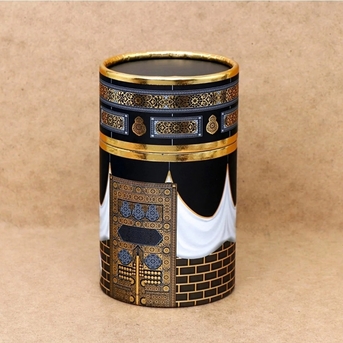 Jeddah, Furniture, SAR 55,  New Look Muslim Prayer Rug And Prayer Beads With Elegant Design Cylinder