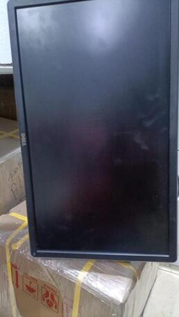 Riyadh, Computers, SAR 850,  DELL Optiplex7020 SSF Desktop SET- I5 -6th Gen.(8GB RAM/256SSd)with 24 Inch Dell Monitor