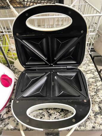 Manama, Household Items, BHD 2,  Westinghouse Sandwich Maker For Sale