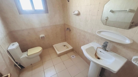 Zinj, Apartments/Houses, BHD 350/month,  2 BR,  SPACIOUS COMMERCIAL SEMI FURNISHED 2 BHK APARTMENT FOR RENT IN ZINJ--: SUBEER*38185065