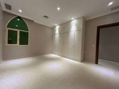 Kuwait City, Villas, KWD 1600,  For Rent A Villa In Salwa, 5 Rooms, Ground Floor, Laundry Room - Maid