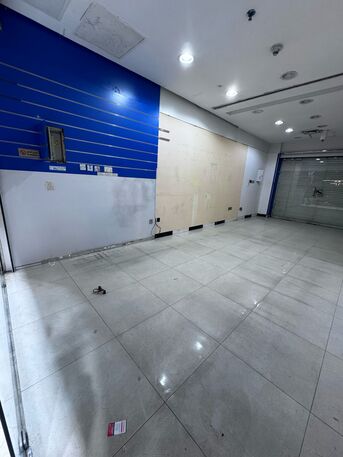Kuwait City, Shops, KWD 840,  Shop For Rent In Hawalli, Suitable For All Activities, Area 27 Square Meters, Main Street