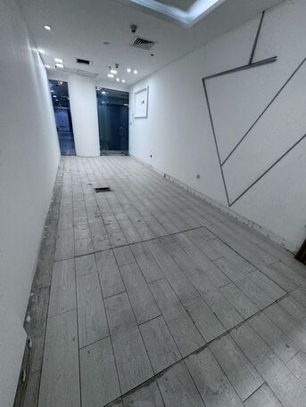 Kuwait City, Shops, KWD 700,  Shop For Rent In Hawalli, Suitable For All Activities, Area 24 Square Meters On The Street