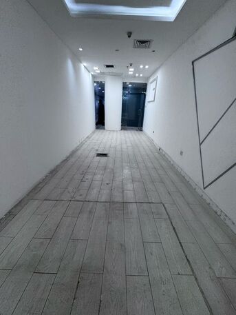 Kuwait City, Shops, KWD 700,  Shop For Rent In Hawalli, Suitable For All Activities, Area 24 Square Meters On The Street
