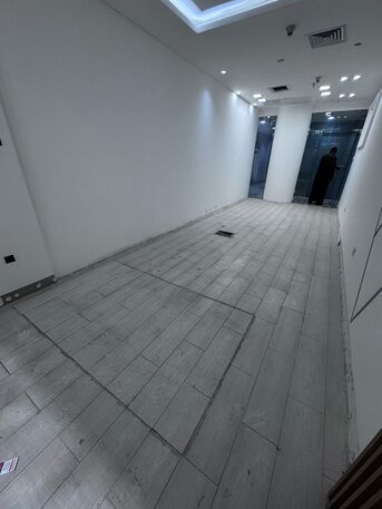 Kuwait City, Shops, KWD 700,  Shop For Rent In Hawalli, Suitable For All Activities, Area 24 Square Meters On The Street